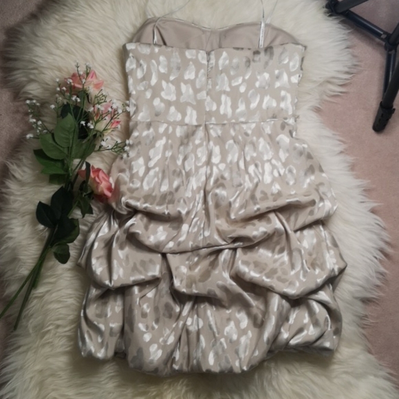 Sleeveless Bubble Ruffle Junior Formal Dress - Picture 3 of 4